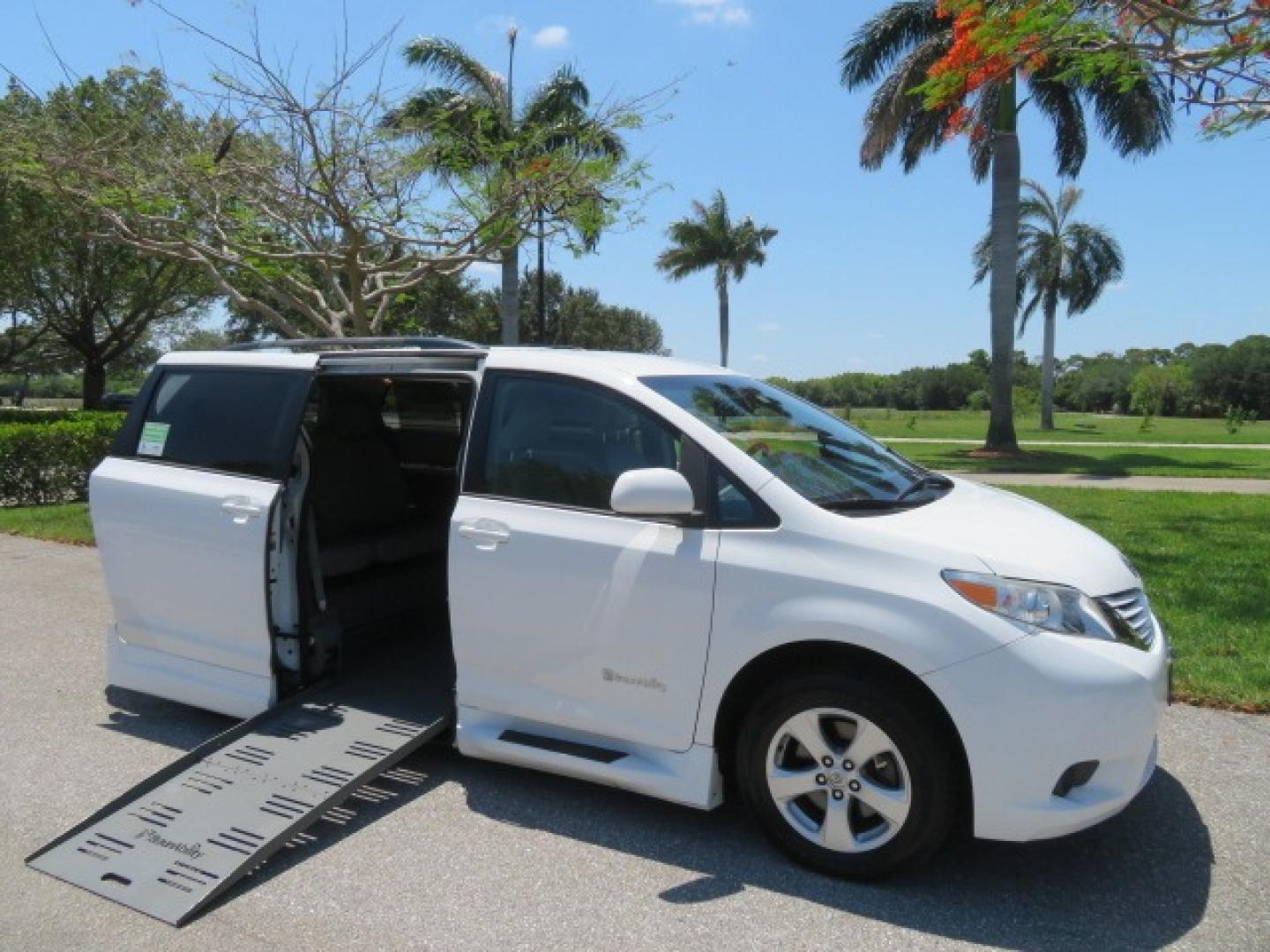 2016 White /Gray Toyota Sienna (5TDKK3DC8GS) , located at 4301 Oak Circle #19, Boca Raton, FL, 33431, (954) 561-2499, 26.388861, -80.084038 - You are looking at Gorgeous Low Mileage 2016 Toyota Sienna LE Braunability XT Handicap Van Wheelchair Van Conversion Van with 26K Original Miles, Power Side Entry Ramp with Kneeling Van Function, Passenger Side Quick Lock System (same as ez lock), Quick Release Front Seats, Floor with L Tracks, Leat - Photo#31